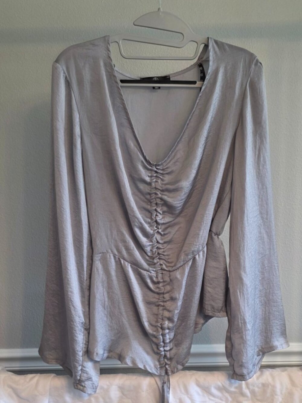 MISSGUIDED Bell Sleeve Whimsigoth Top With Ruched Front Detail Deep V Neck Sz 8 - Picture 3 of 16